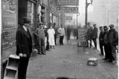 1925: Tri City Barber - 500 blk of Main